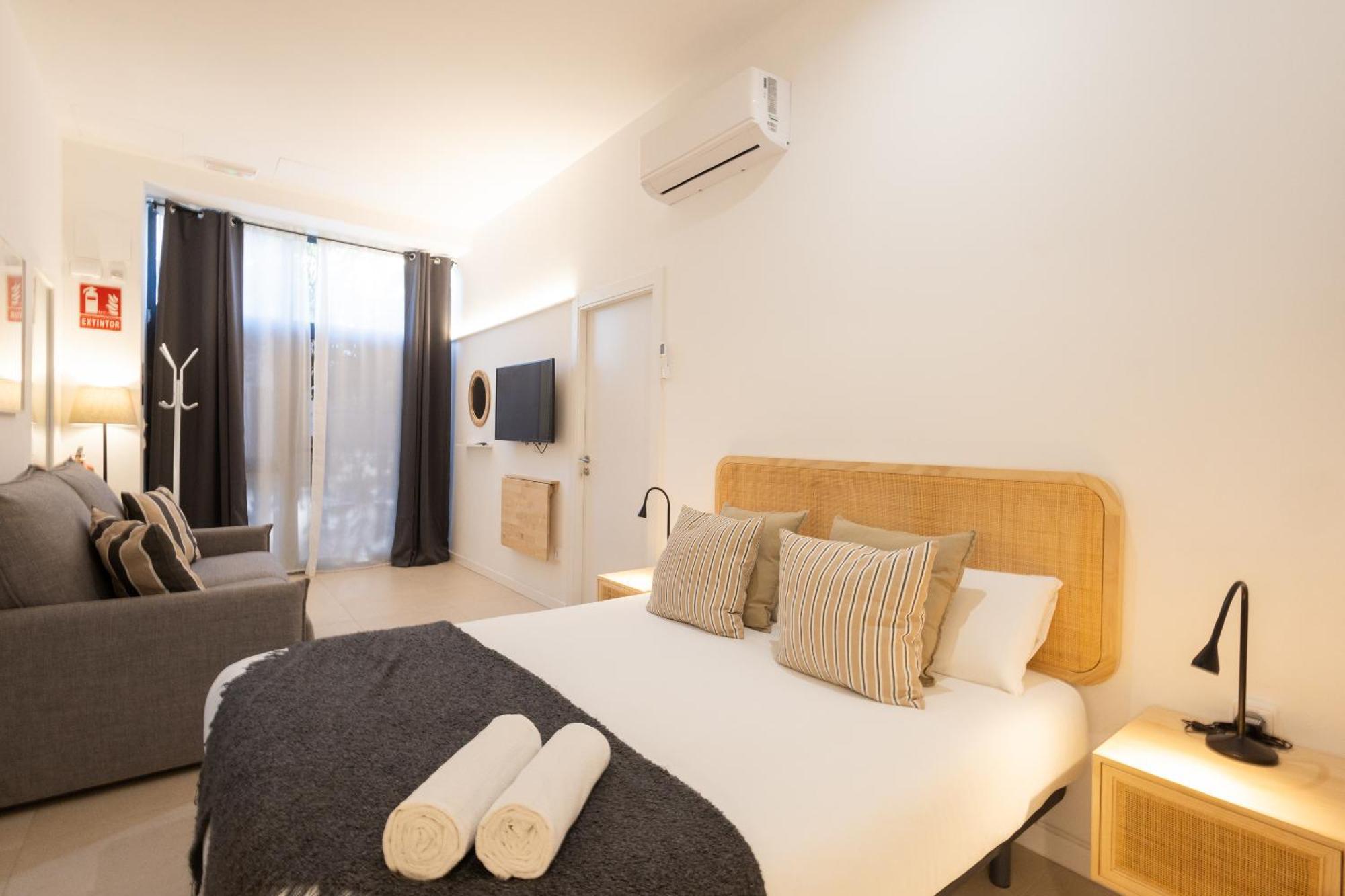 Florit Flats - The Pitiusas Rooms Valence Extérieur photo